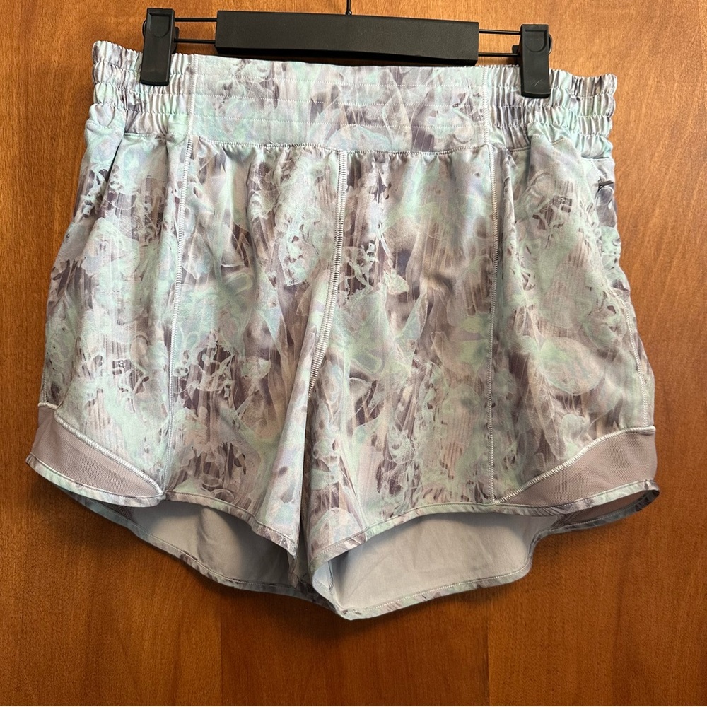 Lululemon Hotty Hot HR Hi-Rise Shorts Minty Green Gray Shorts 8